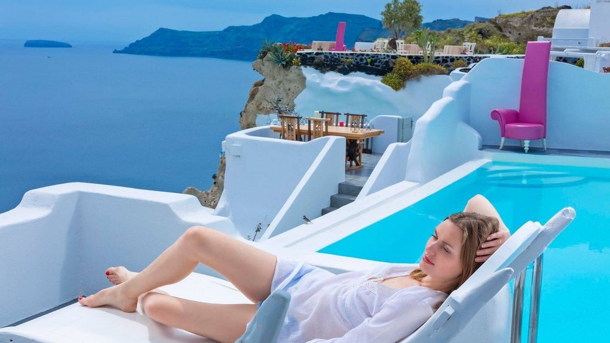 Oia Villa | Elegant Santorini Villa | Sea Breeze Villa | 1 Bedroom | Private Infinity pool.