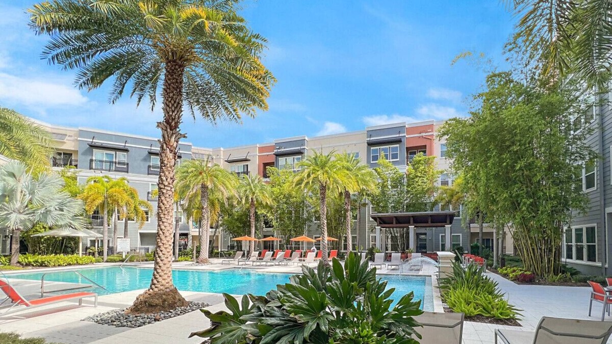 Carver City - Lincoln Gardens Apartment | Elegant, Sophisticated Living in Central Tampa