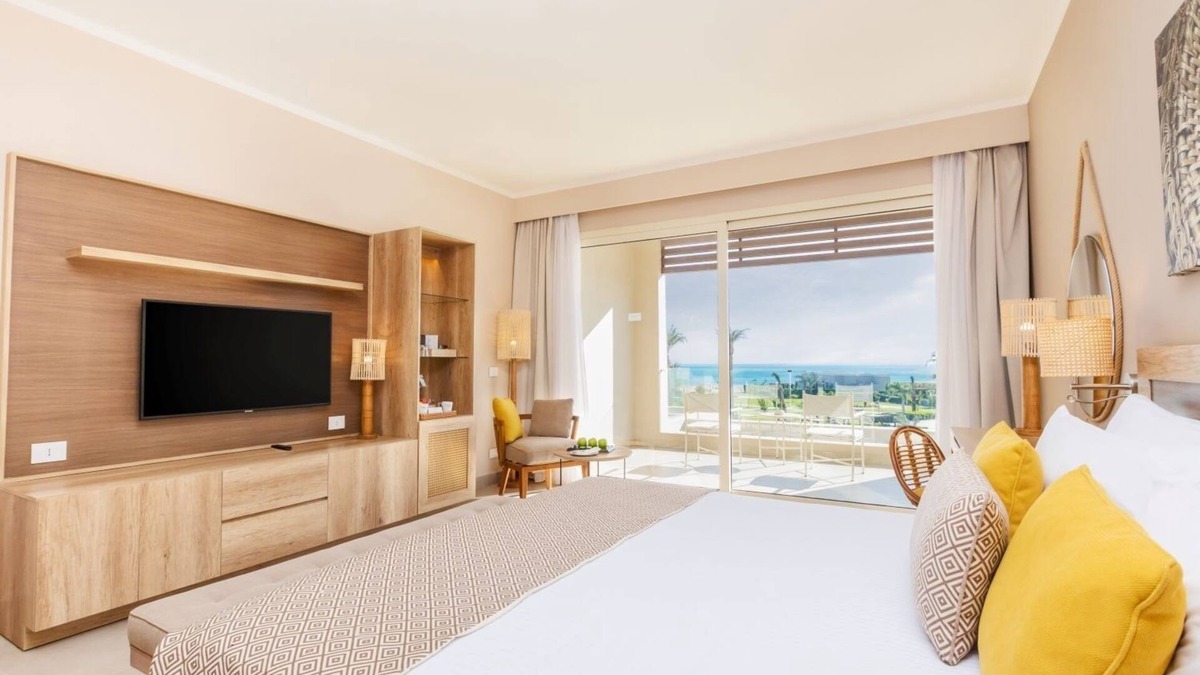 Soma Bay Hotel | Elegant Stay by the Sea | Pools, Private Beach, Dining Options & Daily Fun