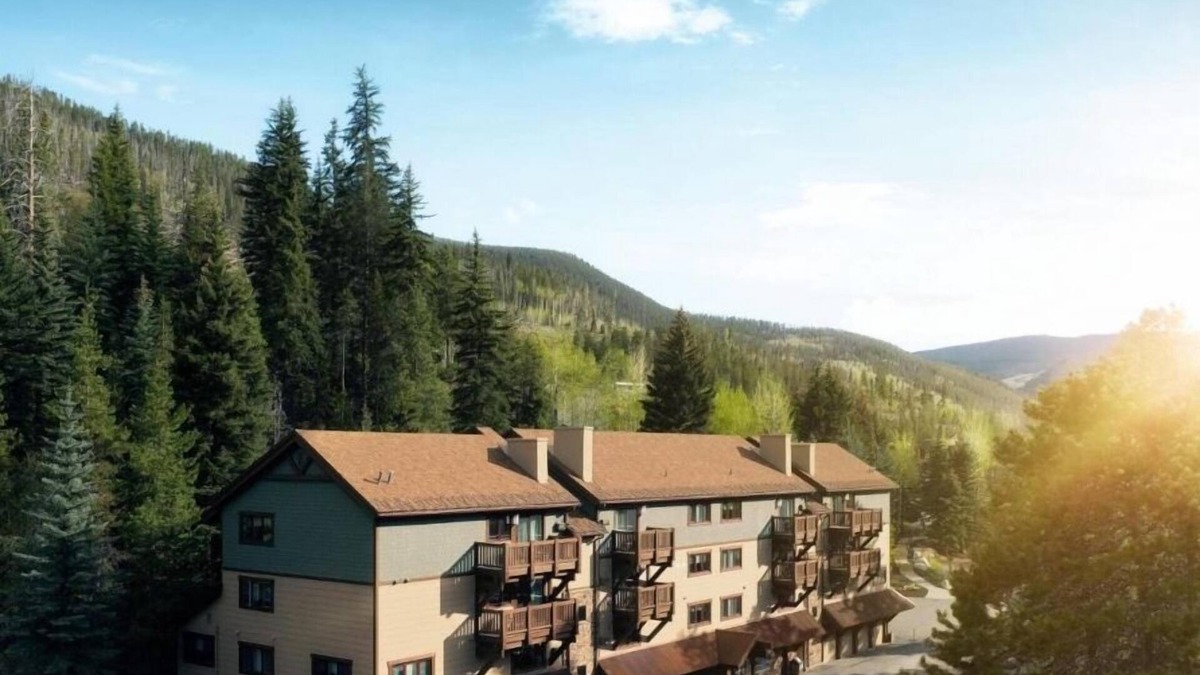 Vail Apartment | Elegant Streamside at Vail Studio with Outdoor Pool