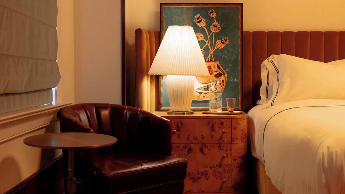 Downtown Cleveland Hotel | Elegant Suite Steps from Convention Center - 5 Min Walk