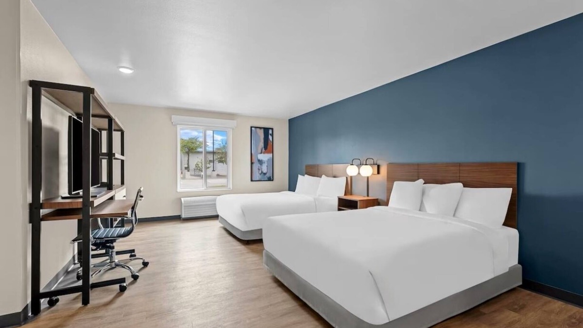 Brownsville Hotel | Elegant Suite w/Kitchen & Workspace – Pet-Friendly Option Too