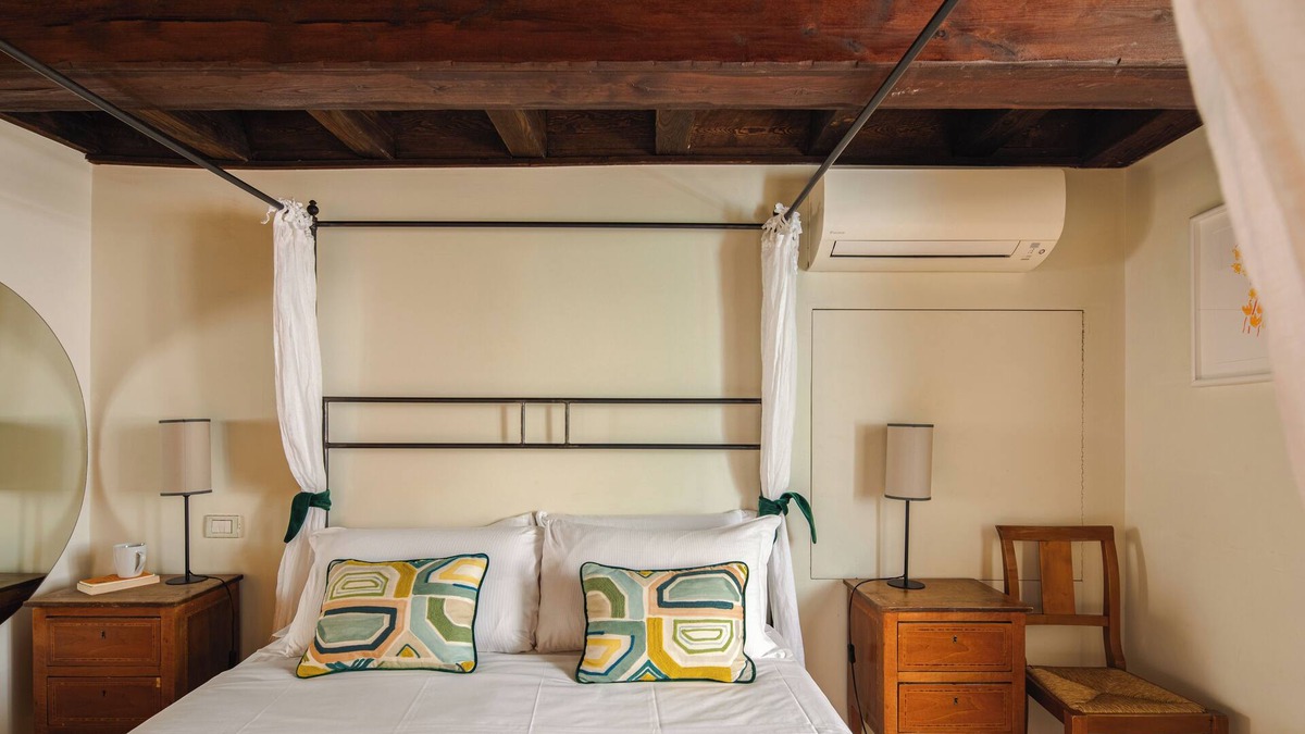 Rione VII Regola Apartment | Elegant superior suite in the very heart of Rome. Perfect for a family!