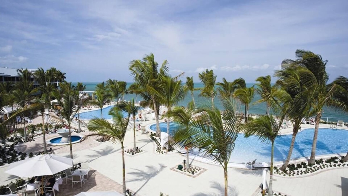 Captiva Apartment | Elegant Three Bedroom Bayside Villa with Direct Access to Gorgeous Beaches