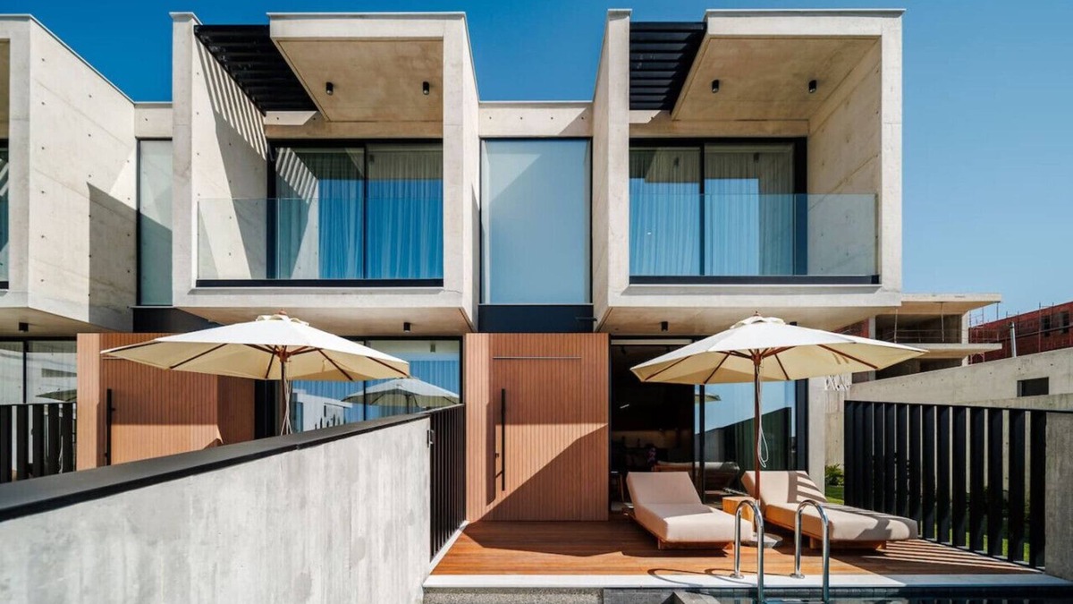 Chlorakas House | Elegant Townhouse with infinity pool and sea view