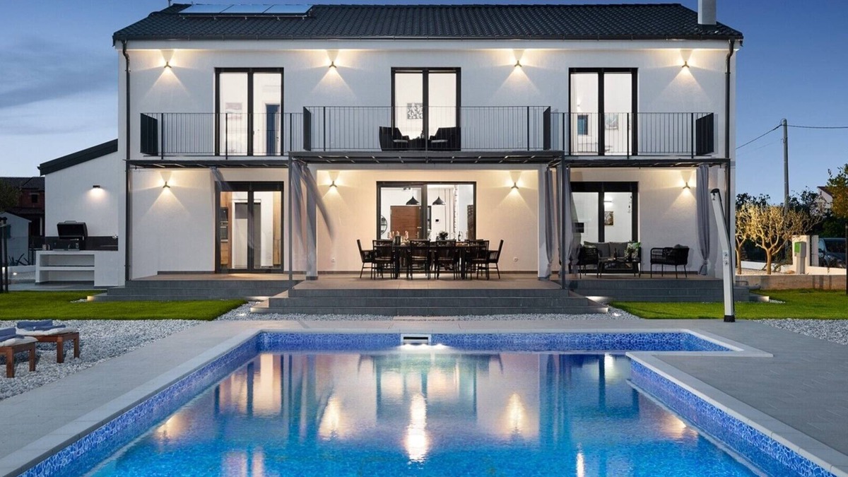 Kavran Villa | Elegant Villa Dolce Bacio with a swimming pool