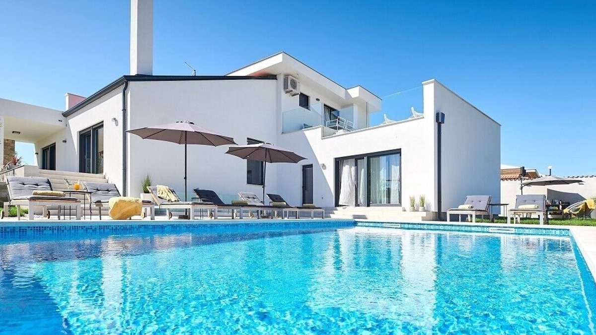 Kastel Villa | Elegant Villa Dolcea with a swimming pool