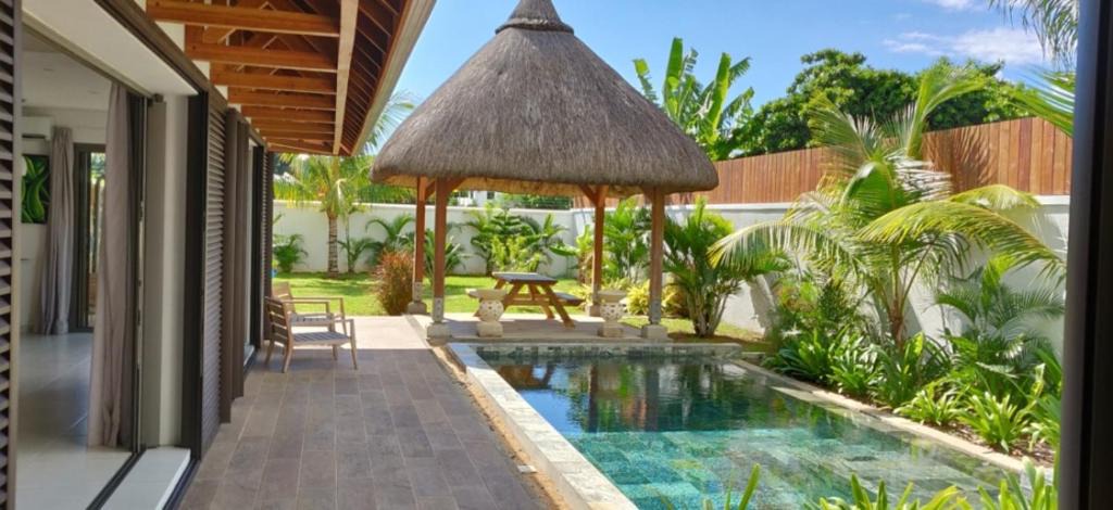 Cap Malheureux Villa | Elegant Villa in Pereybere, Grand Baie + Pool