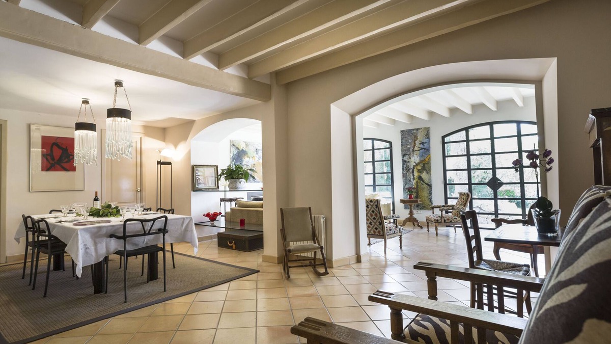 Establiments Villa | Elegant villa near Palma,residential area,private pool and nice garden.
