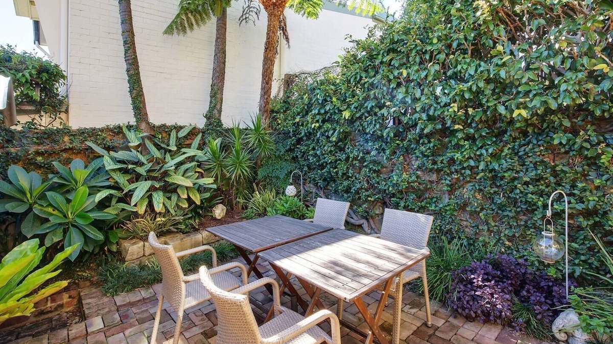 Balmain House | Elegant Vintage Terrace with Harbour Bridge Views