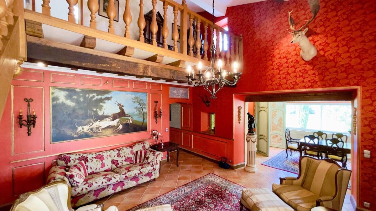 Fougueyrolles Apartment | Elegant Wine Estate: Stunning Views, Heated Pool & Wi-Fi