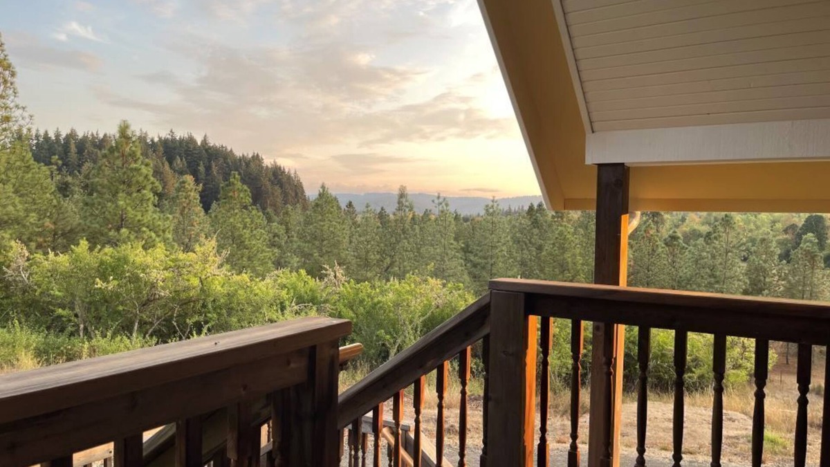 Eugene Apartment | Elegantly appointed guest apartment on beautiful farm estate in west Eugene.