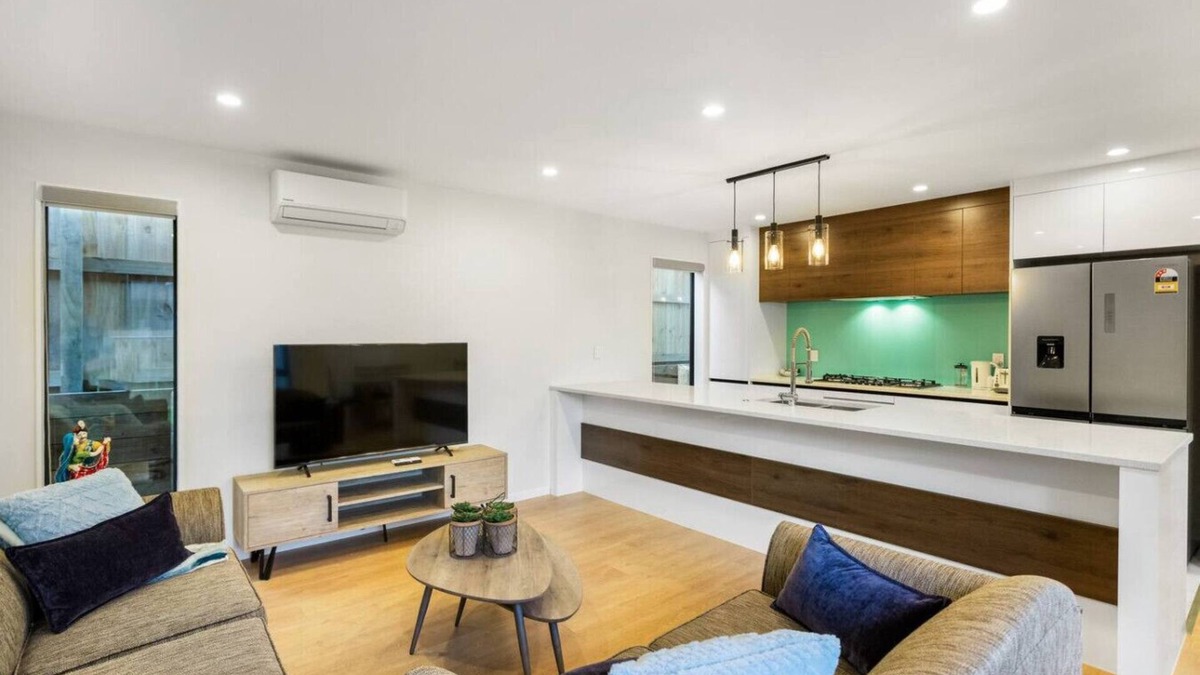 Mount Roskill House | Element Edge Townhouse with Parking and Air-Con