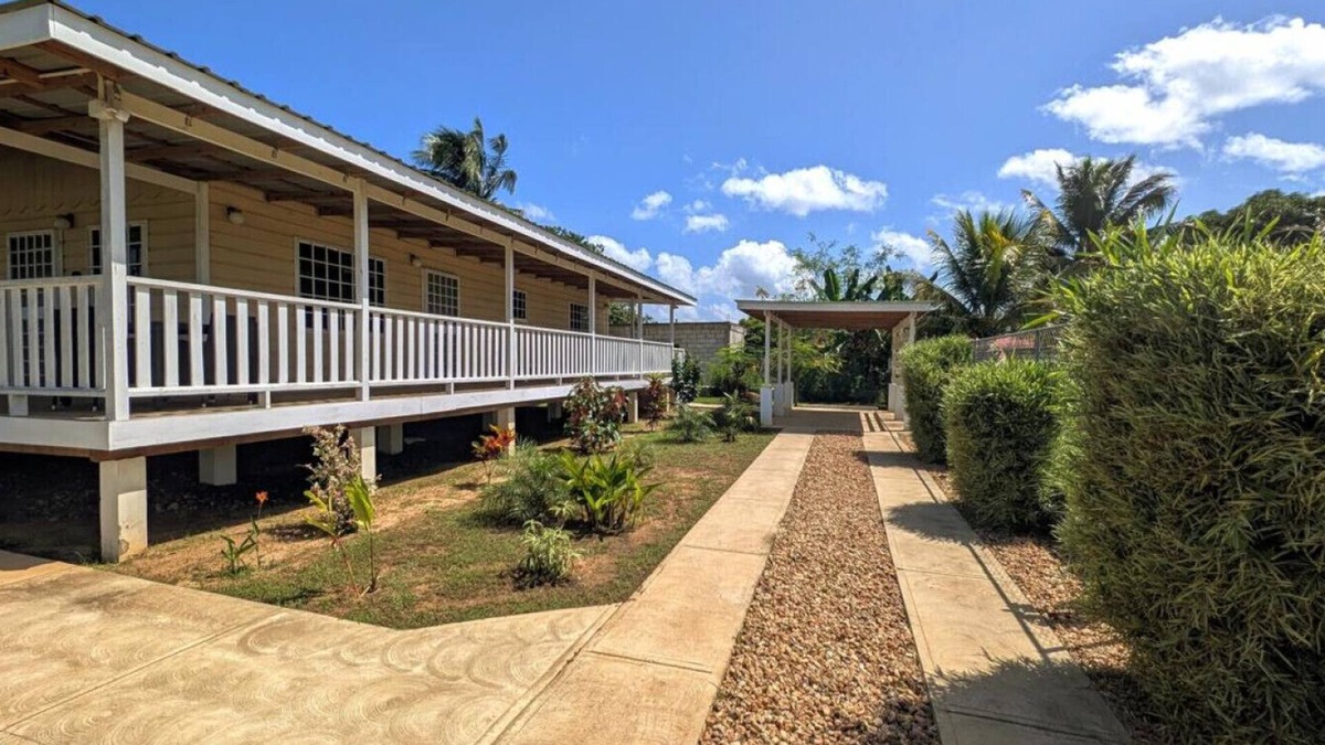 Santa Elena House | Elena's Jewel - Modern 2BR Home