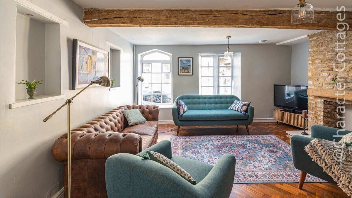 Tetbury House | ELEPHANT COTTAGE, family friendly, with open fire in Tetbury