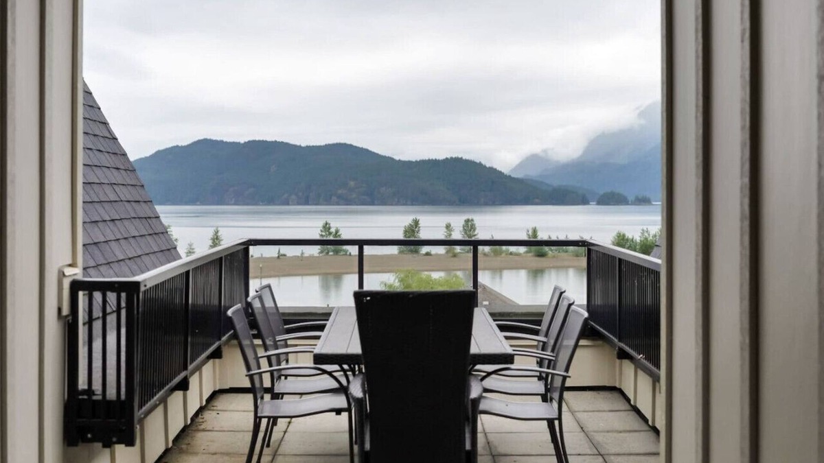 Harrison Hot Springs Apartment | Elevated Escapes: 2BR Overlooking Mountain View!