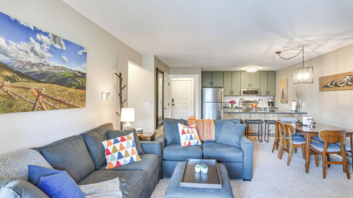 Fraser Condo | Elevated Fraser Condo w/Mountain View & Amenities