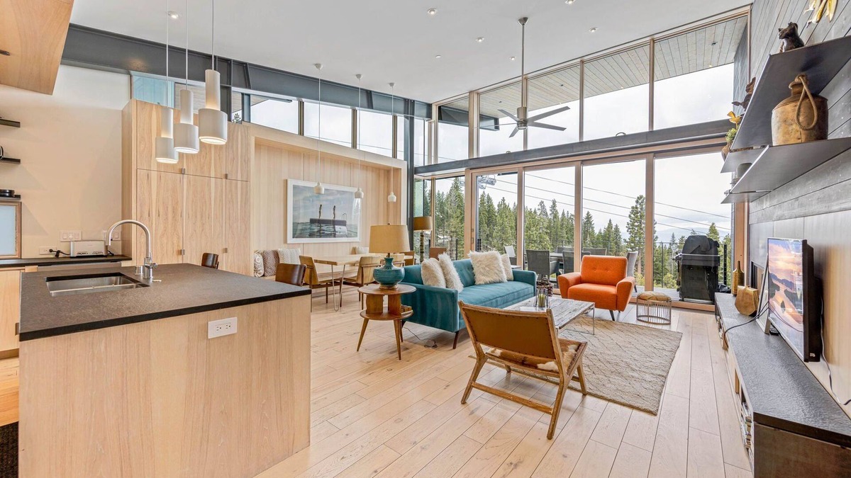 Truckee House | Elevation Ski-in, Ski-out in Northstar w Hot Tub, HOA Amenities, Dog OK
