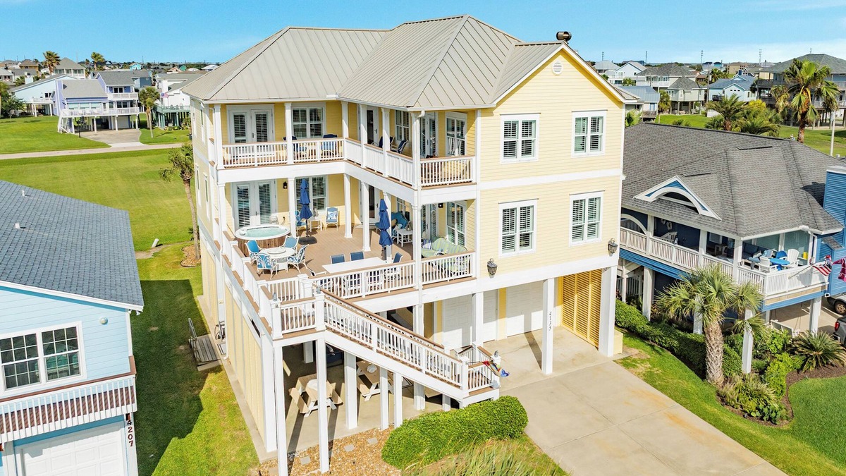 Pirates Beach House | Elevator, Deck-Level Hot Tub, Game Room, Pet Friendly, Easy Walk to Beach