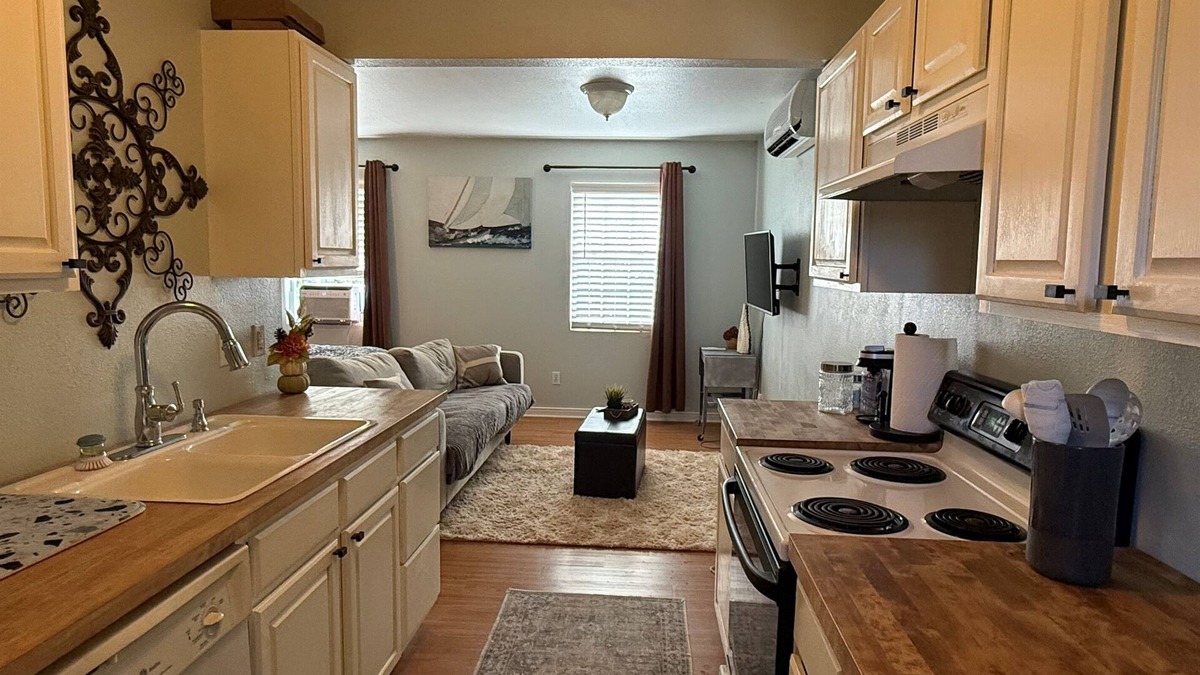 Sayles Blvd. Area House | Eleven South: One - Modern Studio Apartment