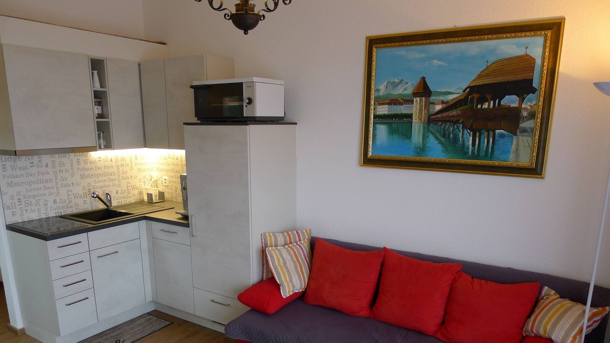 Emmetten Apartment | Elfe-Apartments: Studio for 2 adults, balcony with lake and mountain view