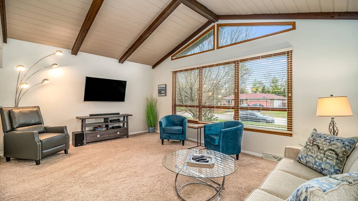 Elgin House | Elgin Rental – Greenridge