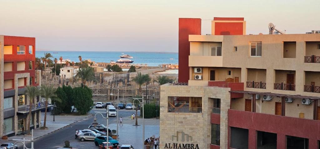Al Mamsha El Seyahi Apartment | Elhambra First Avenue