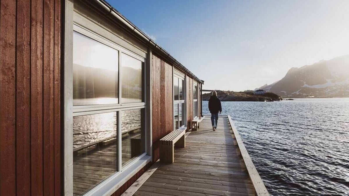 Hamnøya Hotel | Eliassen Rorbuer