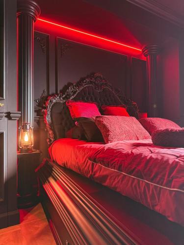 Chamalieres Apartment | Elisabeta Suite - Eternal Romance with Balneo XL