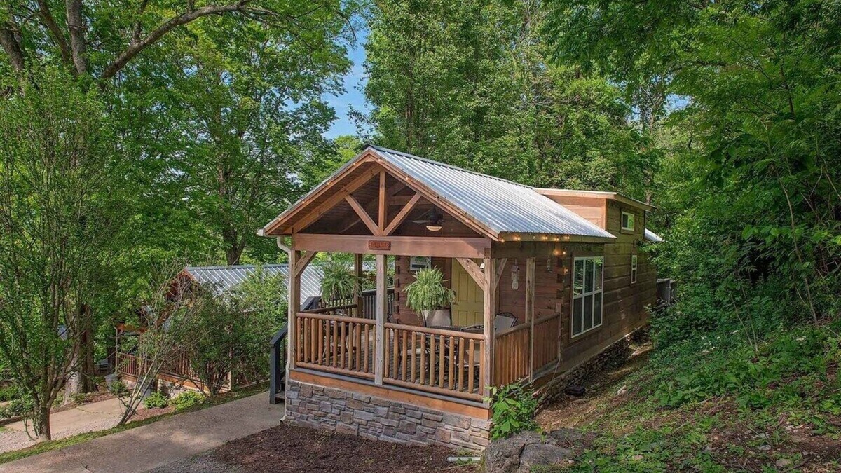 Chattanooga Apartment | Elise Cabin | Forest Retreat | 5 Mins to Downtown