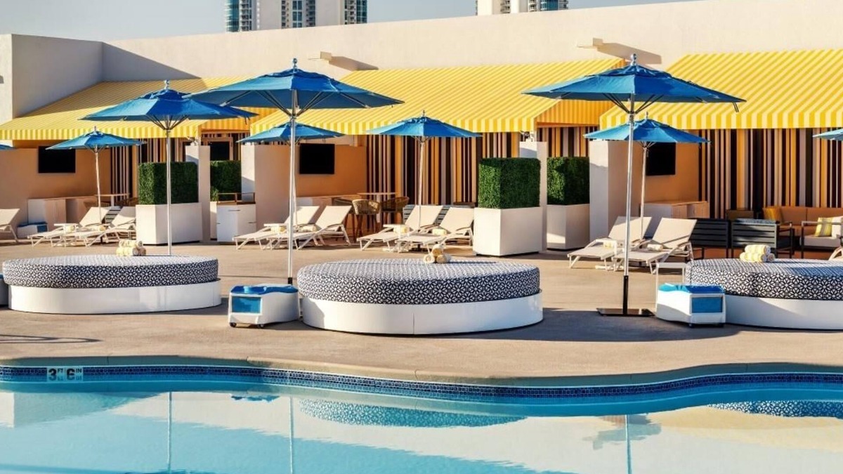Gateway District Hotel | Elite 1 King at The STRAT Hotel, Casino & Tower