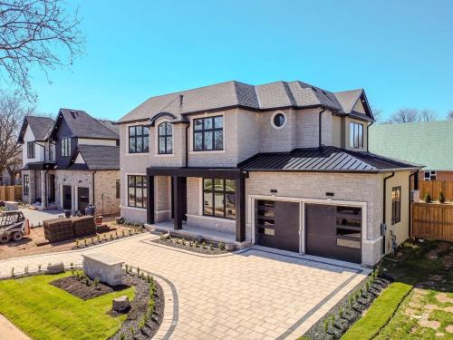 Burlington Villa | Elite 5 BR, Lake, Gym, Sauna, Thtr, OutD FP & Ktcn