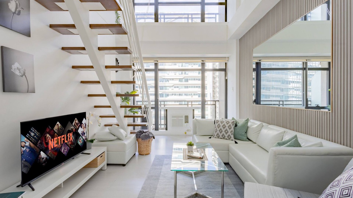 Downtown Condo | Elite Loft in Makati: Infinity pool + Netflix & wifi