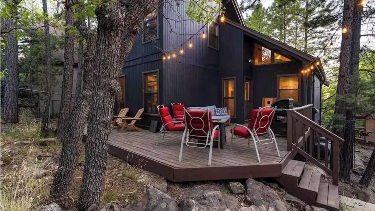 Munds Park Cabin | Elite Mountaintop Cabin w/2 Decks, Fire Pit & Loft !SUPERHOSTS! Pet Friendly