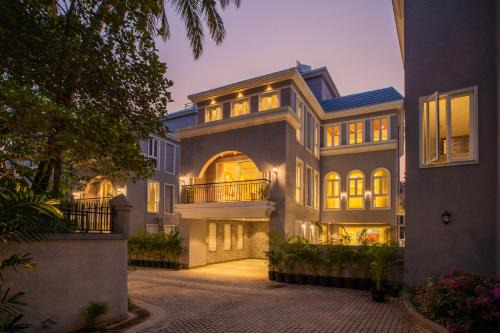 Gauravaddo Villa | ELIVAAS Solace Azure 4 BHK Villa with Pvt Pool