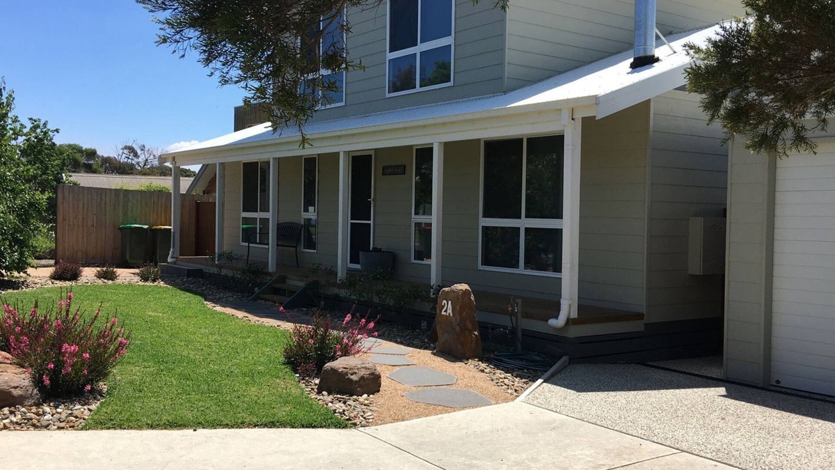 Cowes House | Eliza's Place - Charming seaside cottage