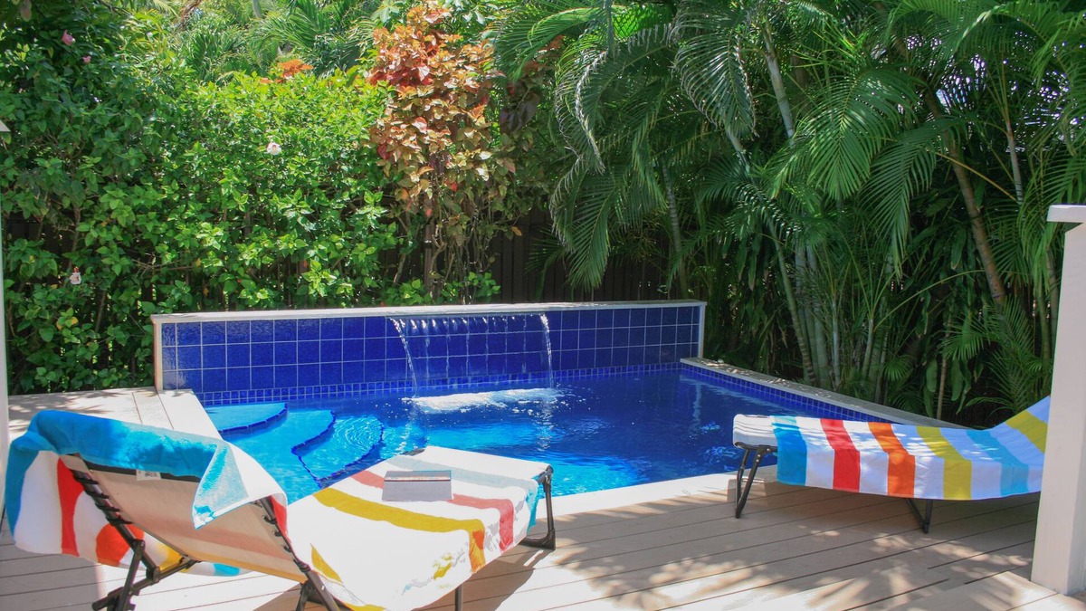 White Street Gallery District House | Eliza Street Retreat, 2 bedroom, 2 bathrm, + loft, private pool, great location