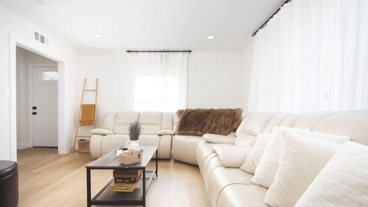 Tustin House | Elizabeth · Luxury 5BR-Salt Pool- Disney, Convention, Beaches