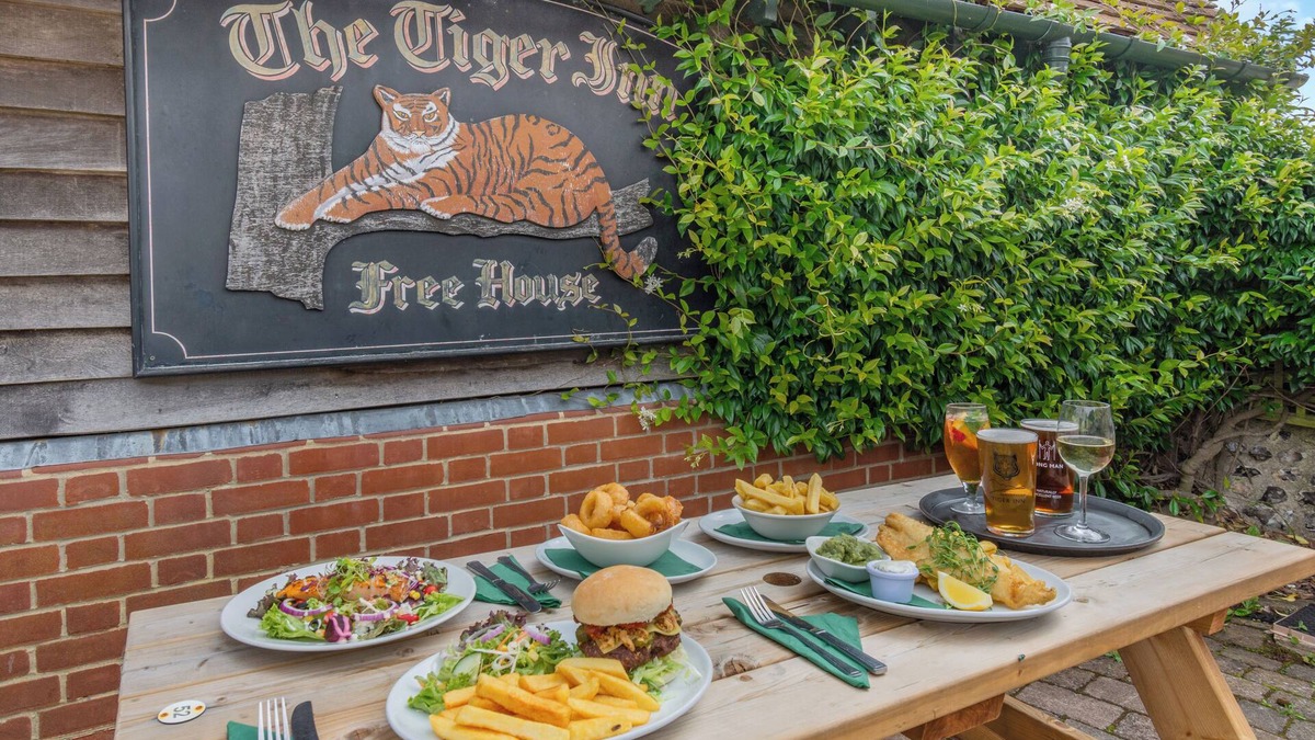 East Dean and Friston Hotel | Elizabeth -Tiger Inn