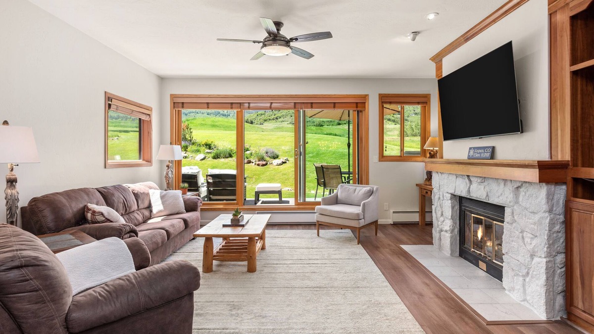 Snowmass Village Villa | Elk Mountain Villa in Snowmass: 3 bed with walk-out patio