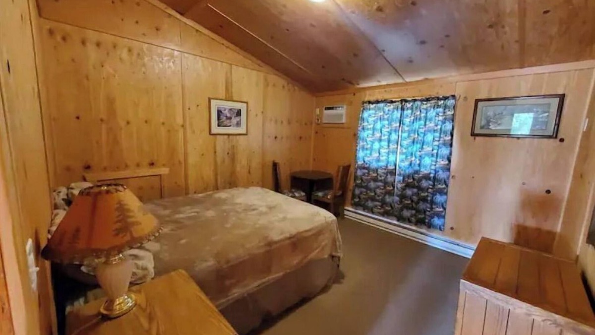 Noxon Apartment | Elk Room at Noxon Creekside Motel