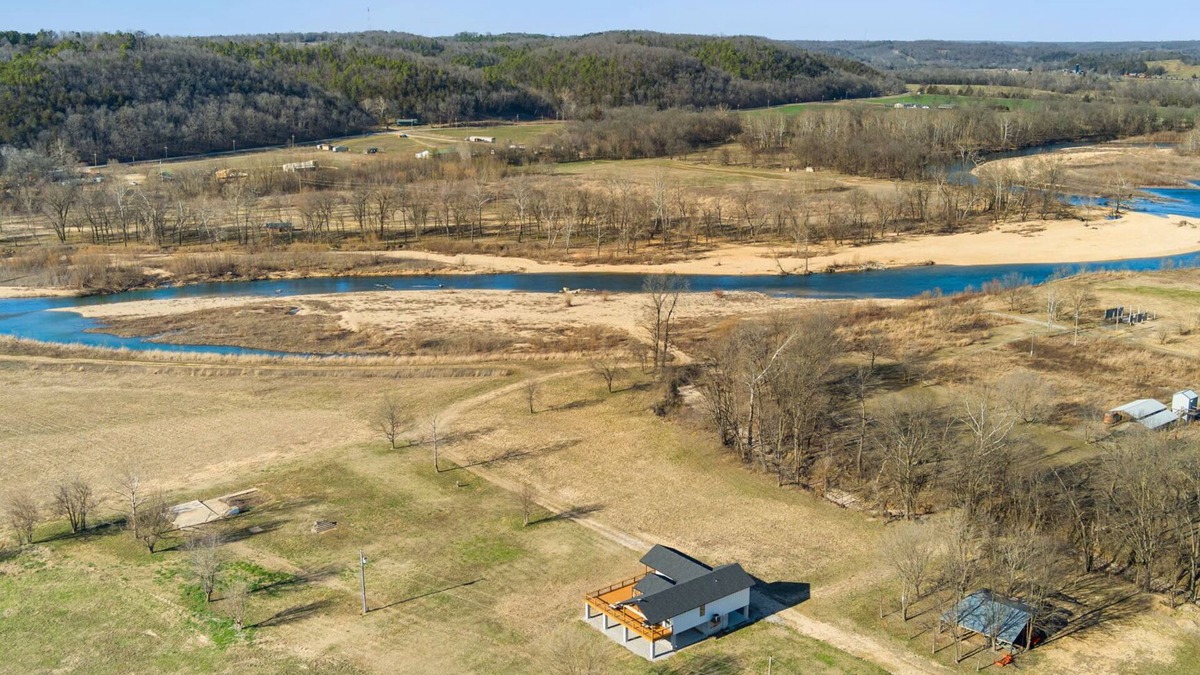 Noel House | Elk View-Access Elk River-Rural Acreage-Huge Patio