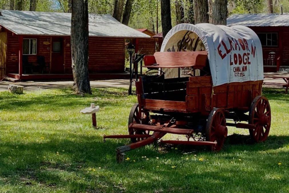 Chama Hotel | Elkhorn Lodge