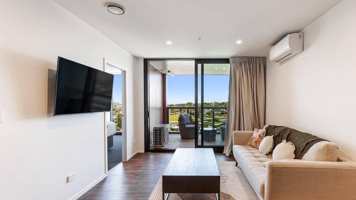 Greenlane - Ellerslie Apartment | Ellerslie Escape: 2BR + Balcony by Zodiak Stays