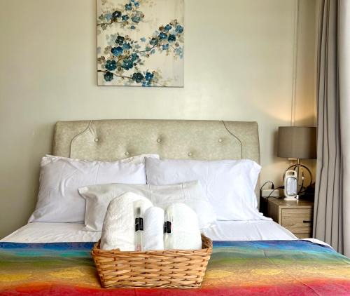 Bantud Hacienda Apartment | Elles Escape - One Bedroom with Balcony