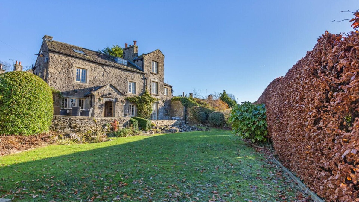 Grassington House | Ellesmere House - Five Bedroom House, Sleeps 10