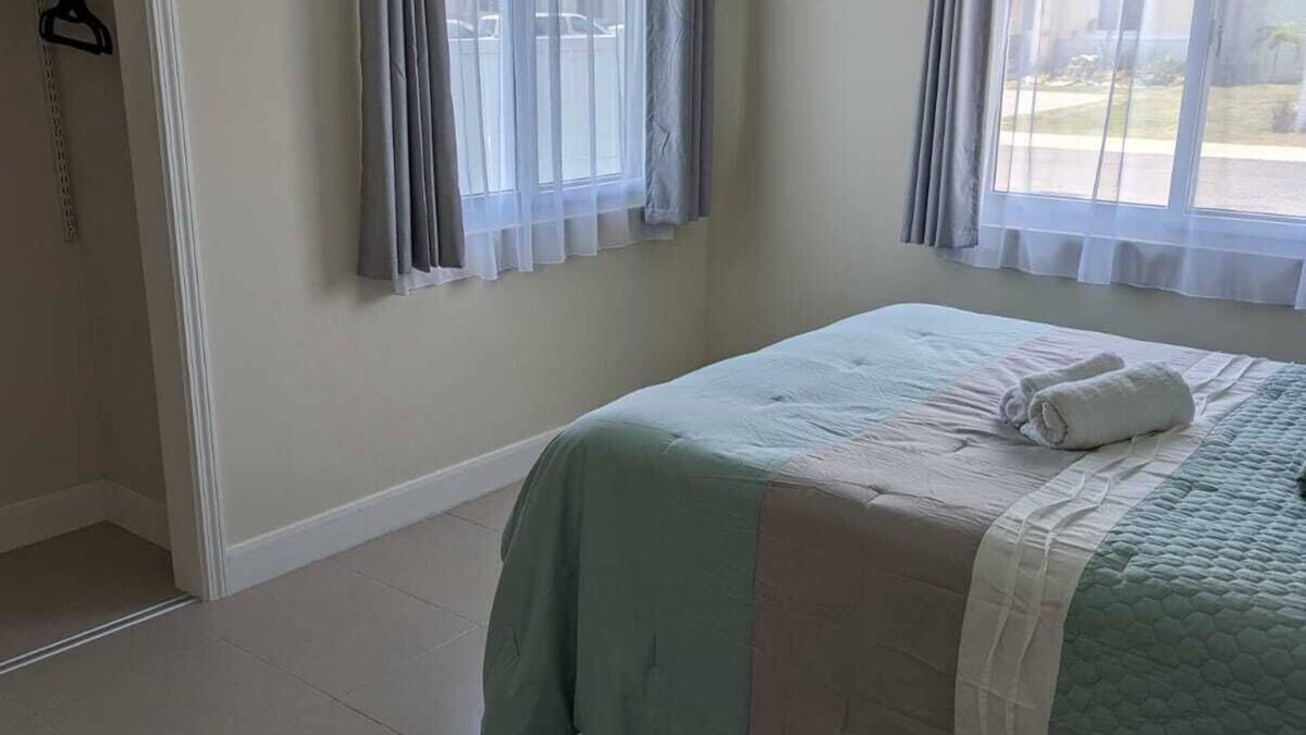 Lucea Villa | Ellison's Place! Modern Beach Villa Pool, Wifi