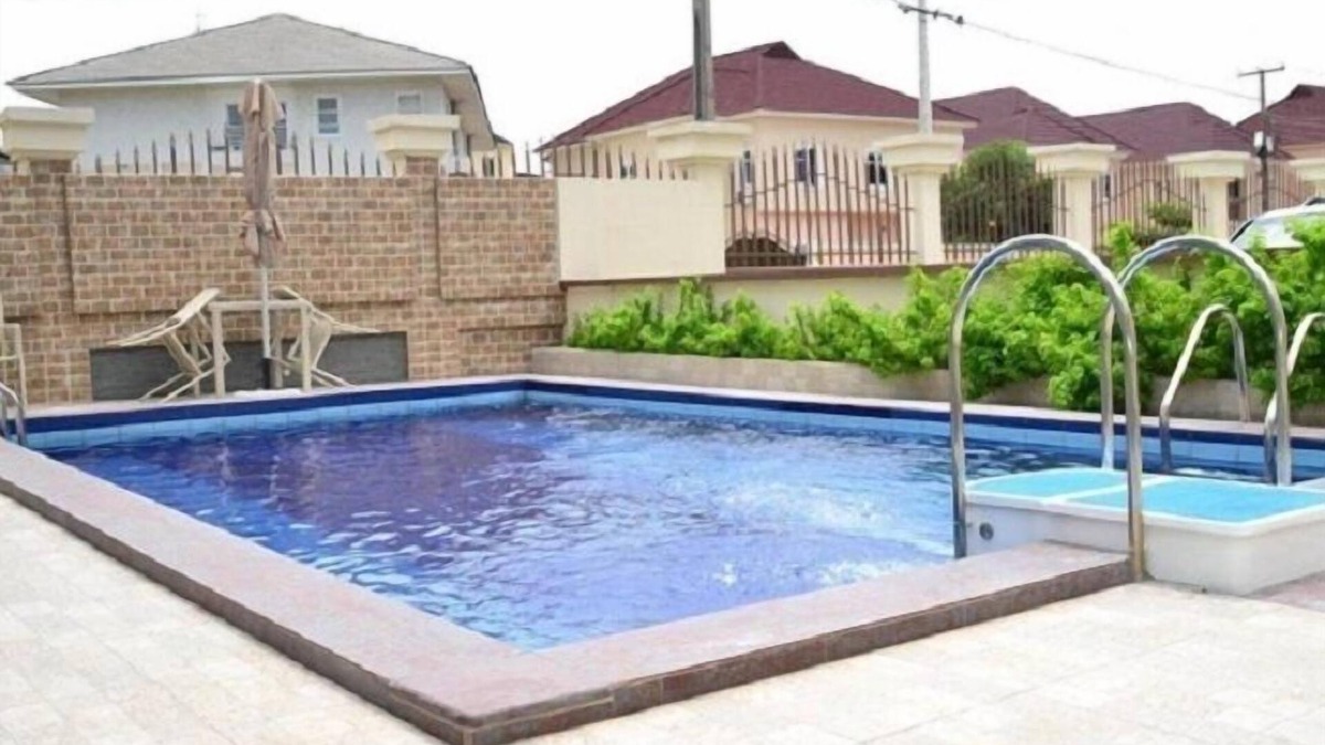 Lekki Phase 1 Hotel | Ellyxville Hotel