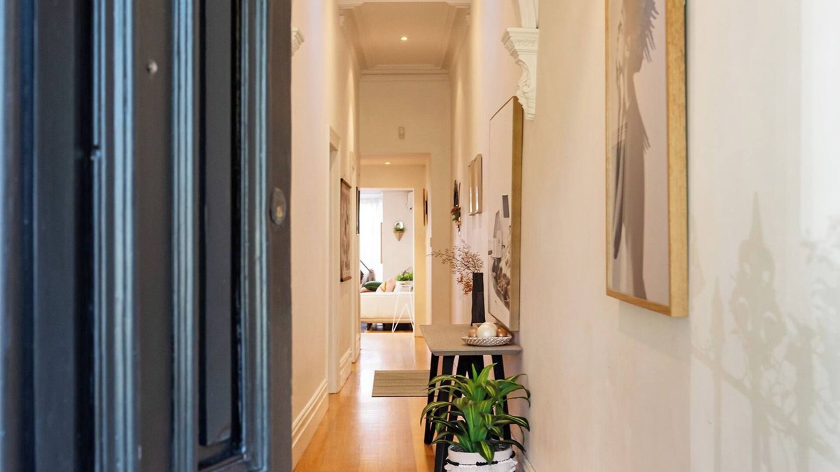 South Melbourne Apartment | Elm Cottage with Luxury, Lifestyle & Location.