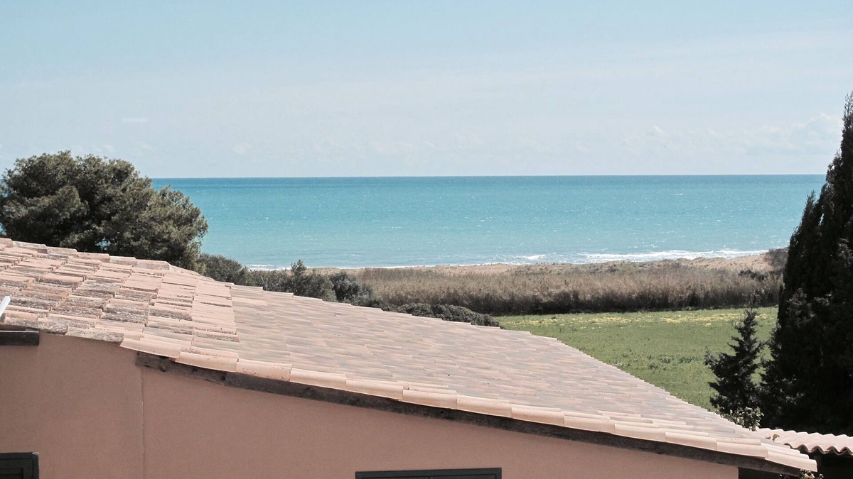 Noto Villa | ELORINA seaside vacation home in Noto Birri Eloro Vendicari Natural Reserve.